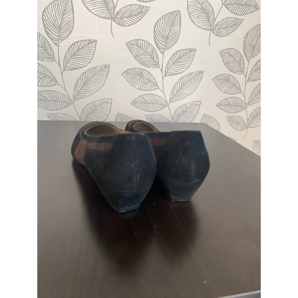 Ferragamo Brown/Black Suede Kitty Heel, Size 6 - Picture 6 of 6